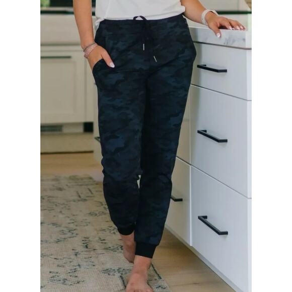 ZYIA Active Pants Womens Small Slate Gray Camouflage Joggers w Pockets Stretch - Picture 3 of 12